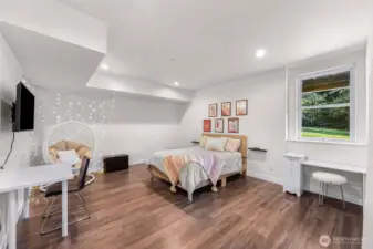 Downstairs spacious bedroom 4