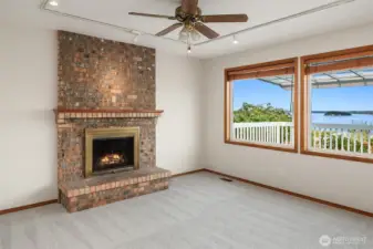 Family Room w a View!