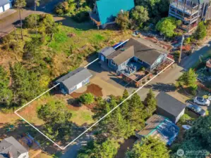 West side beach house with deeded access to the Pacific Ocean and Ocean Beaches. This 3-bedroom home is designed for single-floor living and is move-in ready.