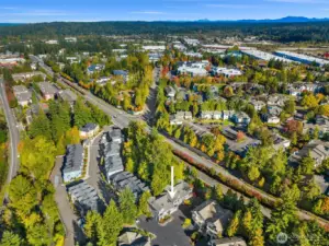 The perfect location just moments from Marymoor, Microsoft & downtown Redmond. 5-star dining, groceries & more are all minutes away!