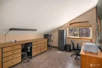 Upstairs Bonus Room/Office: Perfect For Work Or Play.