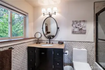 Primary en-suite #2