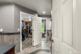 Primary bah and walk in