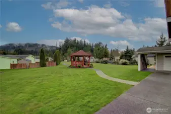 Beautiful common grounds in Little Mountain Estates, to be enjoyed by all!