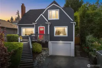 Welcome to 3211 37th Ave SW!