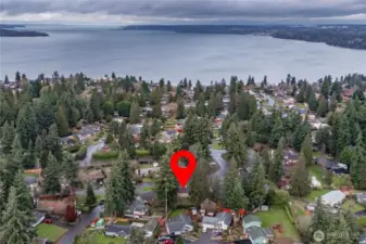 Prime Federal Way location close to parks, beaches, and amenities.