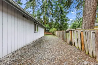 Lots of space on the side for parking