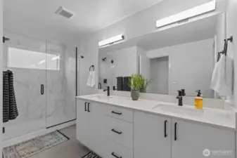 Primary luxurious bathroom