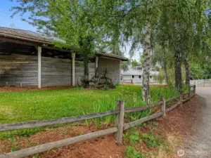 Round pen access included in monthly dues
