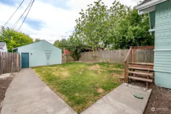 Private fully fenced backyard perfect for everyone!