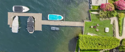 6 spaces for 6 neighbors! How perfect is that. Dock agreement for the friendly neighborhood is available!