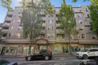 Welcome to La Terrazza in the heart of the U District