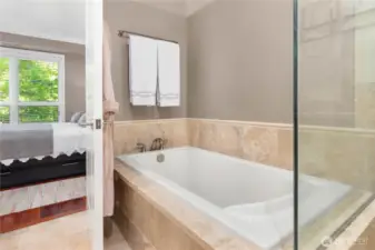 Primary 5-piece Bath