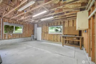 Detached garage of Farmshouse