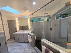 Custom Walk-in Tile Shower
