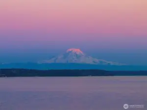 Panoramic vistas from Mount Rainier to Seattle’s skyline.