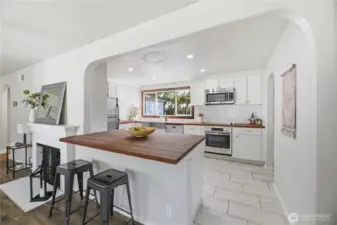 Bright and beautiful open concept kitchen