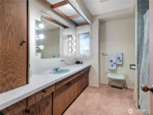 2nd Bathroom