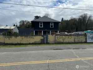 Large lot located in highly sought out Kent area