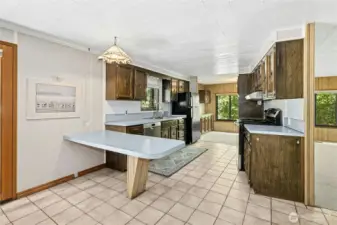 Newer appliances in the kitchen.