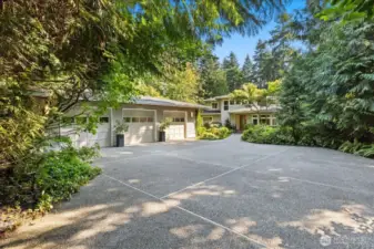 Oversized 3 car garage w/windows, new door openers
