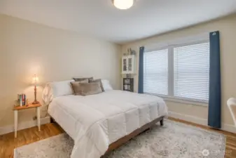 Guest room with king bed