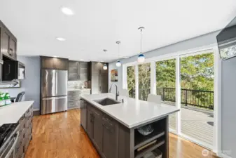 Sliders to this huge deck bring the outdoors in!