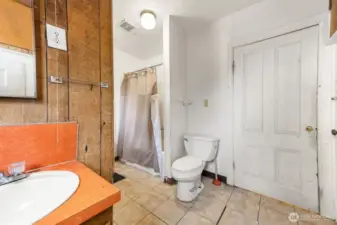 Upper floor unit 1