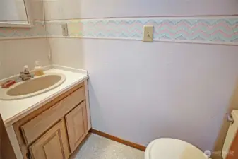 Convenient 1/2 bath in the 2 car garage!