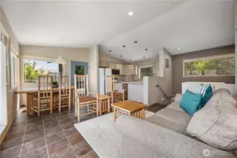 Light and Bright Open Living