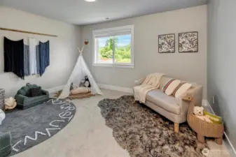 bonus room / flex room on upper level,