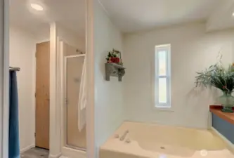 Primary Bedroom Ensuite with Soaking Tub for Relaxing!