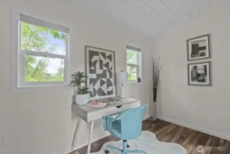 Detached Office/Bonus Space