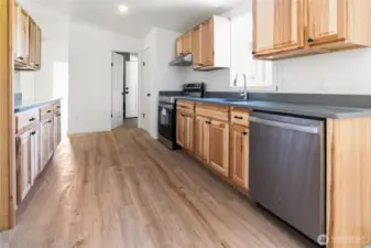 BRAND NEW KITCHEN!