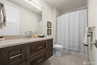 Full guest bath