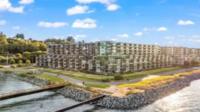 The latest condominium development in Point Ruston and the only building constructed entirely of steel and concrete.