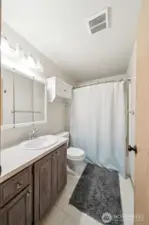 Full bath off of primary