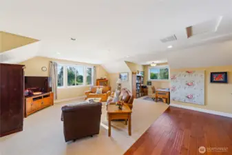 Bonus room featuring two office nooks and 2nd kitchen