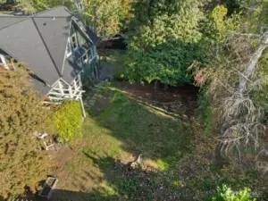 Enormous and beautiful yard!