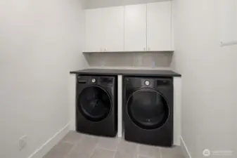 Washer & dryer included