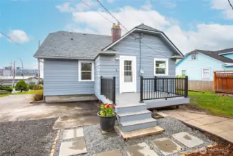 Deck & back patio area