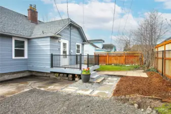 Deck & back patio area