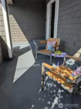 Lovely front porch to enjoy the breeze