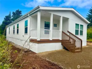 Brand New, never lived in, lovely 3br 2 bath