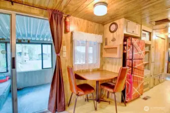 Dining off of kitchen