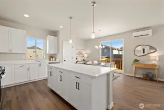 Photographs are for illustrative purposes only. Features, finishes, interior/exterior colors, landscaping and floorplan shown may vary from actual homes built