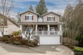 Welcome to Woodbridge at North Creek. This boutique community is close to downtown Woodinville and Bothell and minutes to the freeway for an easy commute.