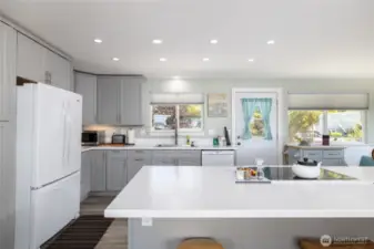 Kitchen - all appliances included