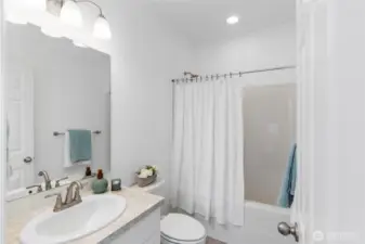 Optional junior suite bathroom.
