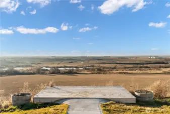 westerly view of Crab Creek, Farm Ground, Ponds, Deer, Coyote's and the Grant County International Airport.